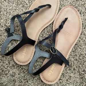 Old Navy Black T-Strap Sandals, Size 8